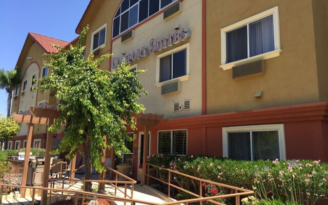 Comfort Suites Near Six Flags Magic Mountain