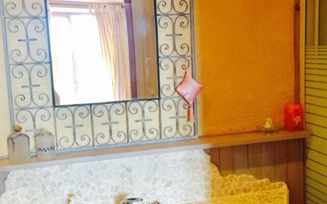 Aux Caprices des Dieux