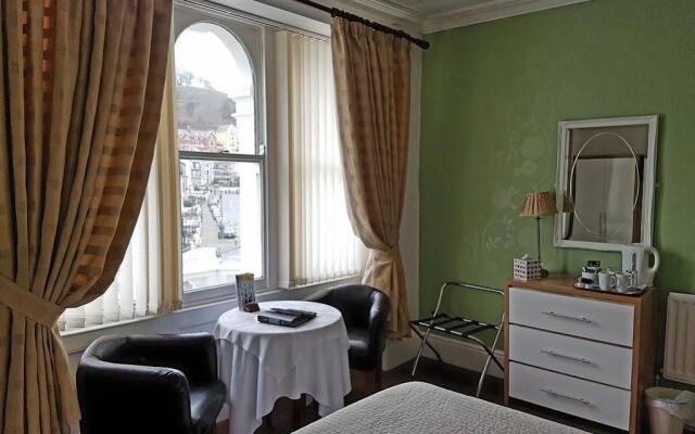 The Clovelly - Guest Accomodation