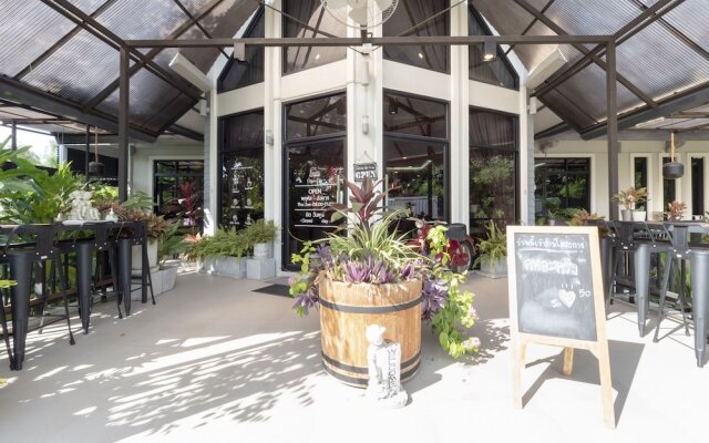 OYO 75378 Thawapee Resort