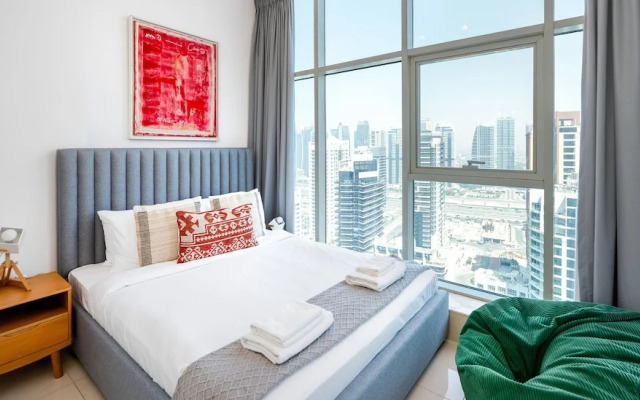 Premium 2BR Apt w Marina Views