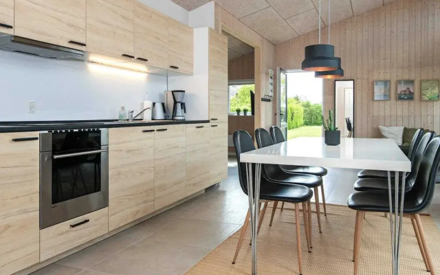 6 Person Holiday Home in Bjert-by Traum