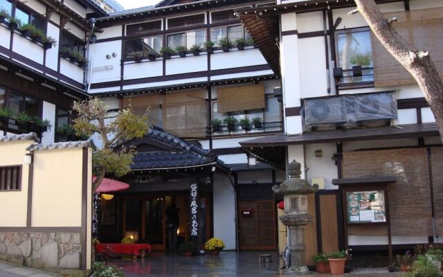 Kusatsu Onsen EKINARIYA RYOKAN