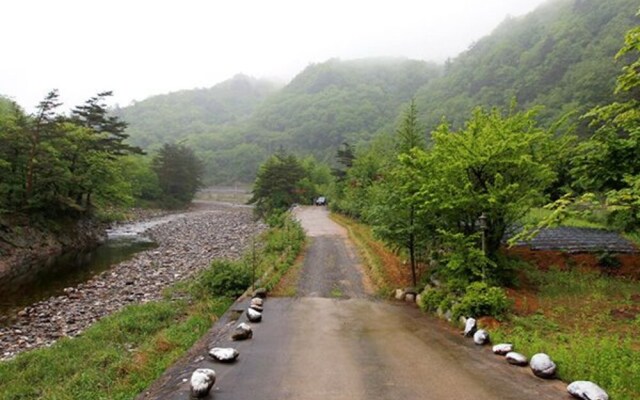 Yangyang Bidanhyang Komu Pension