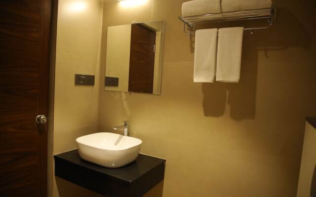 Rajathadri Royal Inn