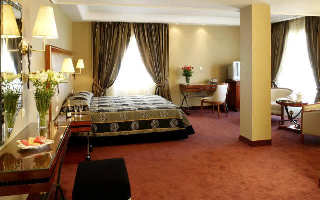 Piraeus Theoxenia Hotel