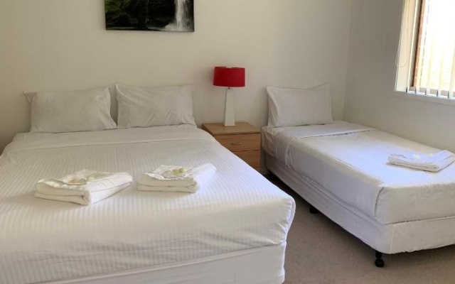 Golf View Motel – Guest Rooms – Sanctuary Point