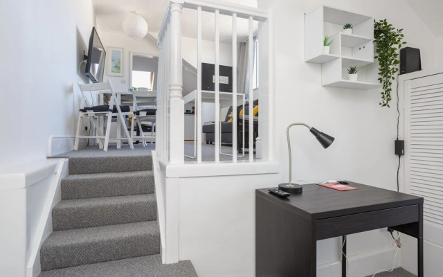 Lowcay Apartment C