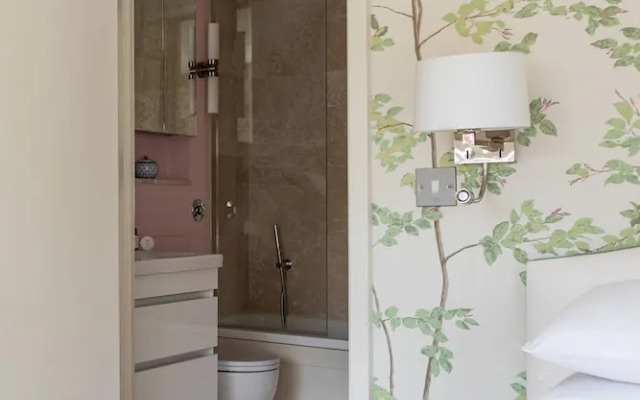 Chepstow Road Ix By Onefinestay