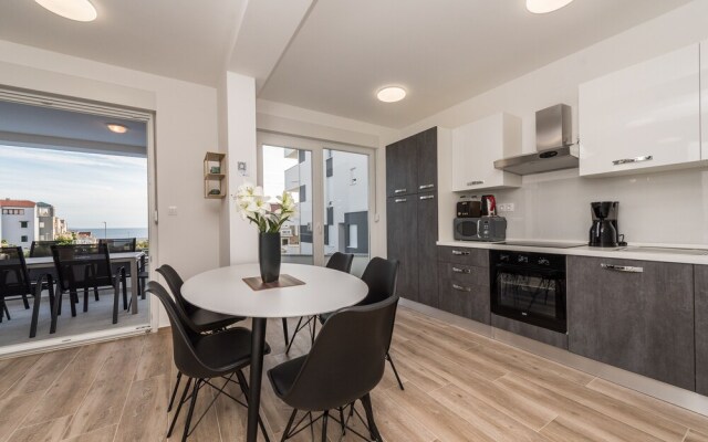 Pool Apartments Banta B