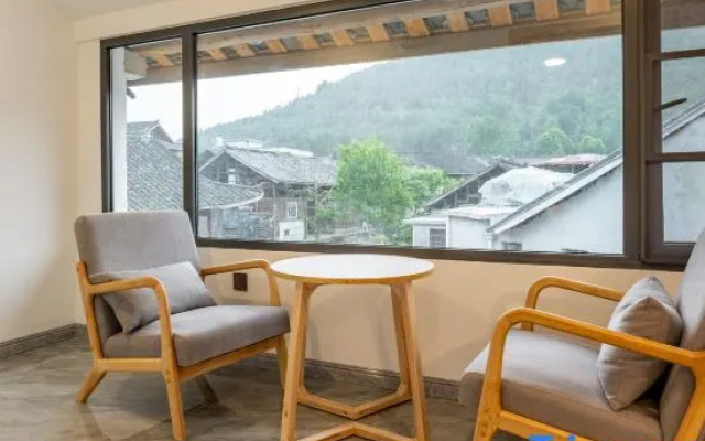 Fanjingshan Jinfeng YunYi Homestay – Balcony – Tongren