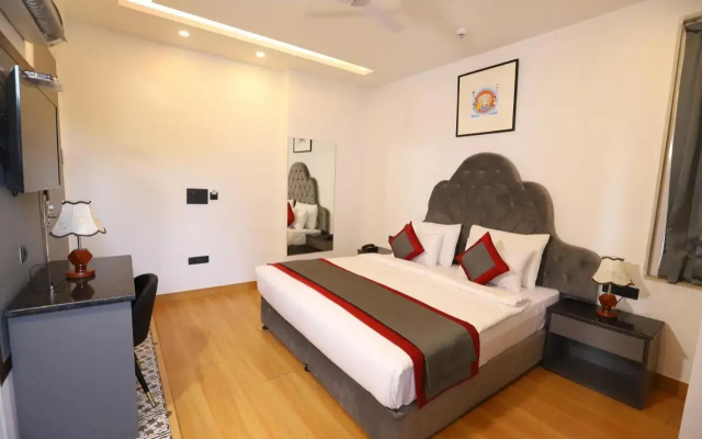 Mayur Hotel at CR Park New Delhi