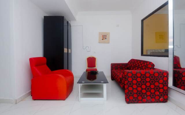 Townhouse 808 Royal Palms Shared Serviced Apartment by OYO Rooms