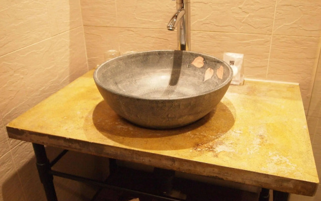 Butterfly on Wellington, Central