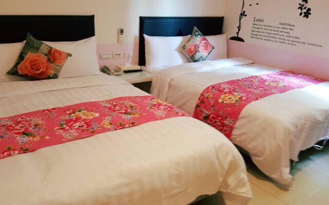 Happy Holiday Hotel
