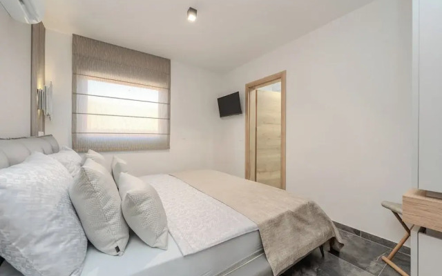 Penthouse Adela