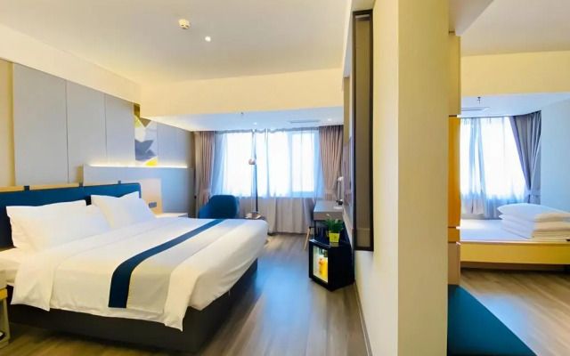 Homeinn Selected Hotel (Dandong Railway Station Post and Telecommunications Building)