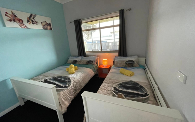 Luxurious Ocean front home, pets welcome, open fire large and spacious – Guest Rooms – Kilcunda