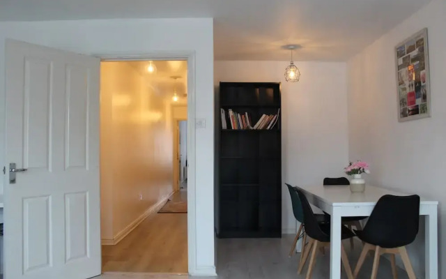 Modern Apartment-Comfortable And Central