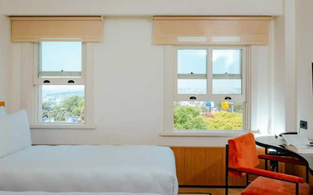 The Gift Hotel - Image 6