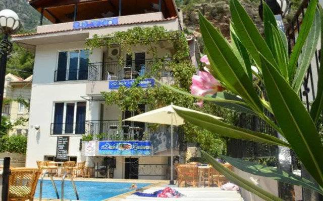 Deniz Apartments