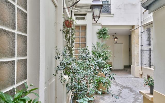 70 - Authentic Parisian Flat