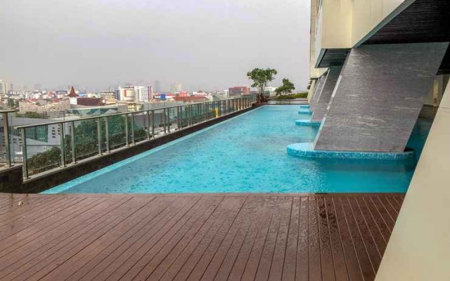 Comfy and Best Deal Studio at Menteng Park Apartment By Travelio – Pool – Jakarta