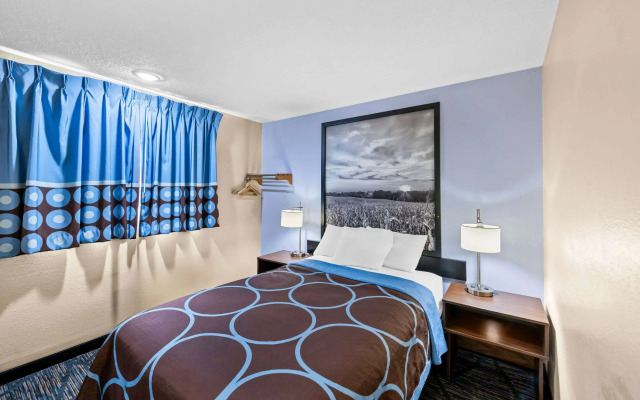 Super 8 by Wyndham Council Bluffs IA Omaha NE Area