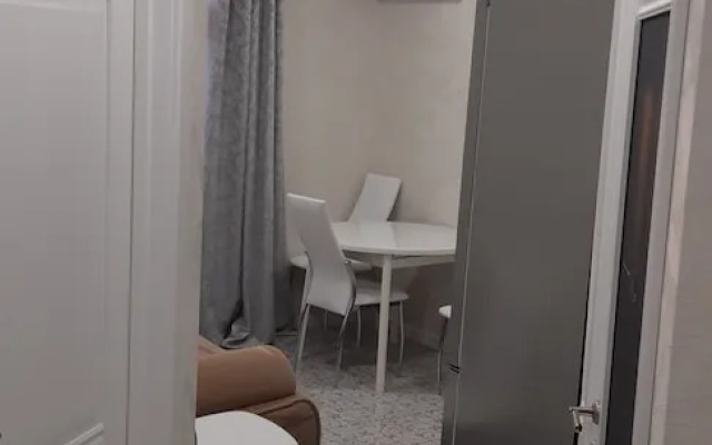 Nizhneimeretinskya apt 23