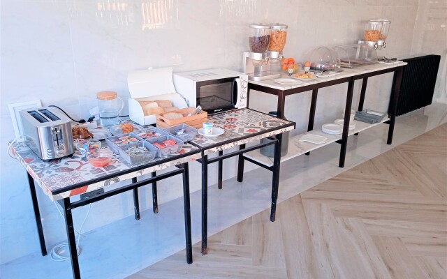 Hotel 153