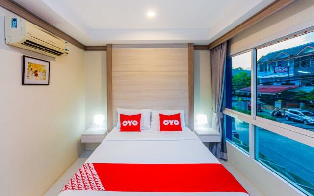 OYO 380 Jomthong Mansion