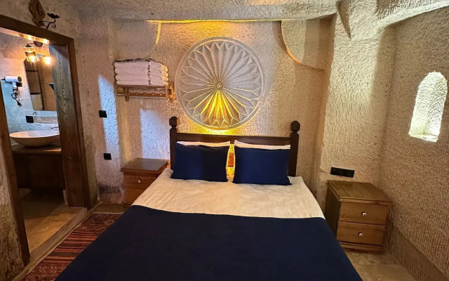 Mysterious Cave Suites