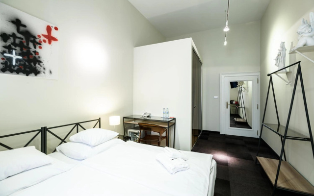 Home ApartHotel