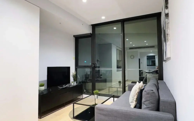 Bright & Modern 2BR Apt on Iconic Chapel Street