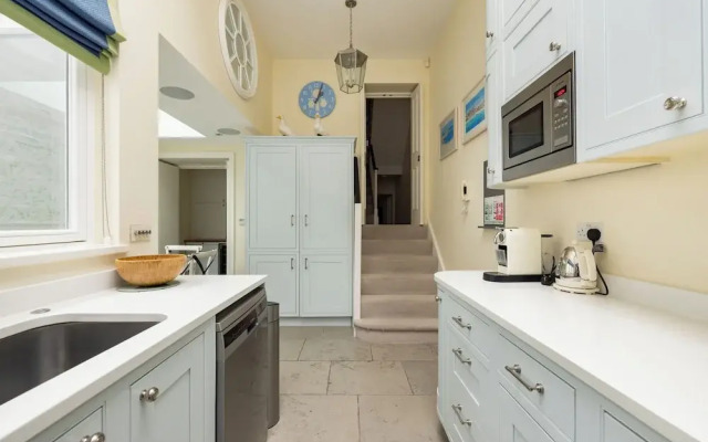 The Chelsea Abode - 4bdr Home With Terrace