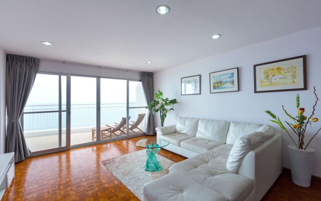 Baan TiewKlurn Beachfront Condomium