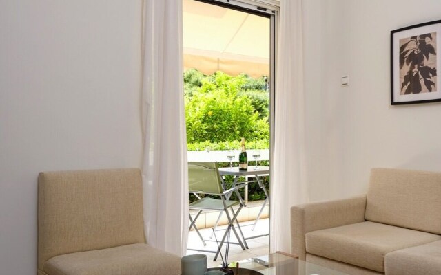 40m² Homm Glyfada Apartment, Tataki Street