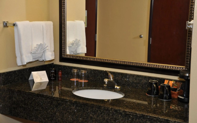Oxford Suites Portland - Jantzen Beach