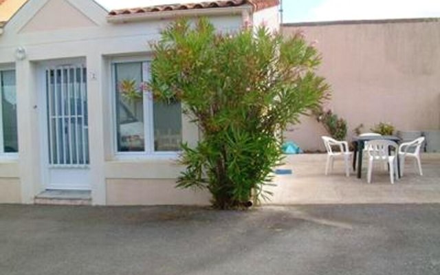 House With 2 Bedrooms in Châtelaillon-plage, With Furnished Terrace -