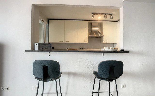 Superb Seafront Apartment Marina Real 305