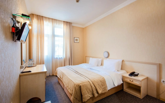 Hotel Sharden