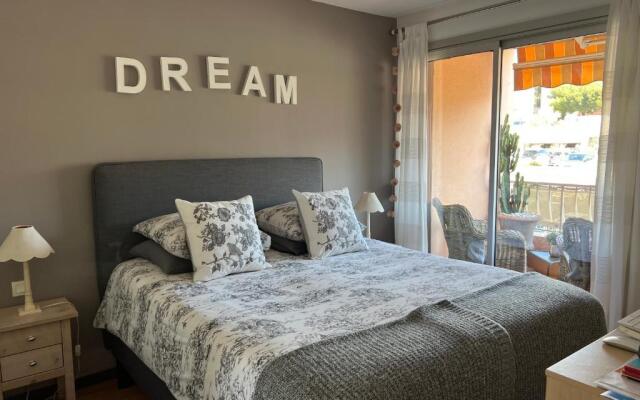 Magnifique Appartement à Cassis,Parking,2 pas du Port