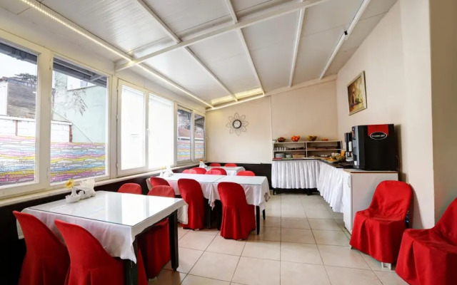 Pretty Sultanahmet Hotel