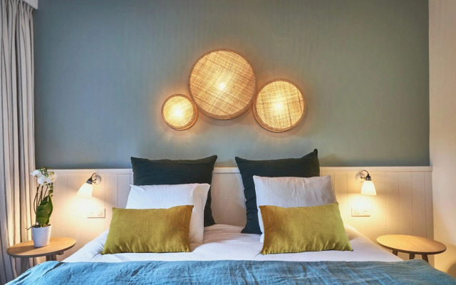 Le Manoir Hotel
