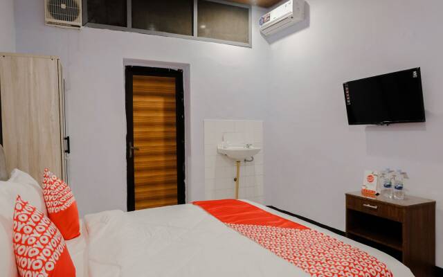 OYO 1036 Hotel Palem 1