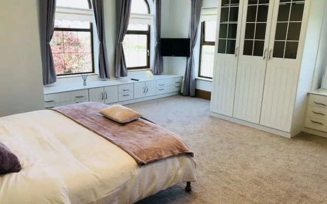 Beechtree Manor Stunning 4 Bedroom Home