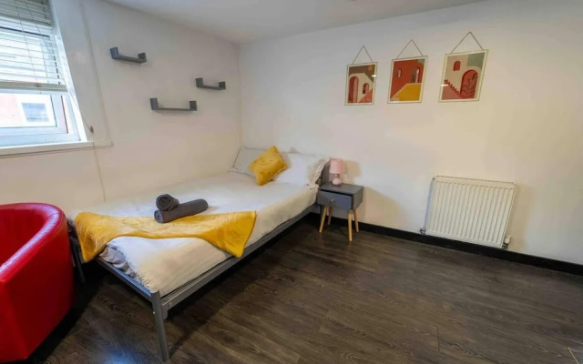 Modern Studio Available Close to the City