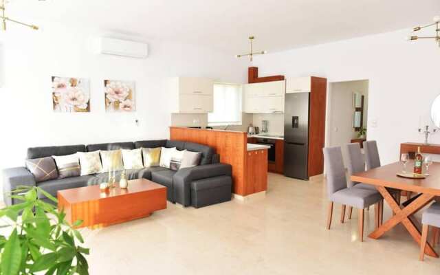 Lovely Seaview Apartment in Chania