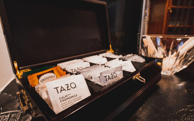 Yelton Manor Bed & Breakfast