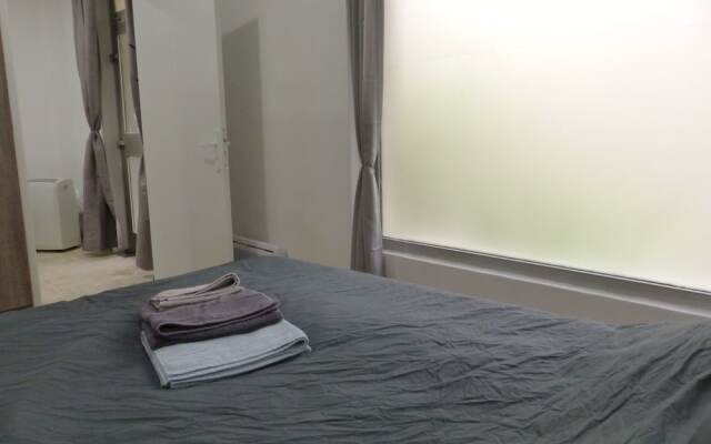 Rue Turgot Apartment